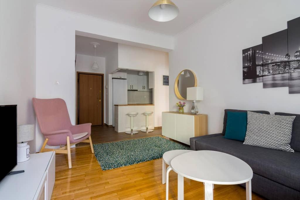 アテネBrand New Decorated Flat For 4 Ppl In Pagratiアパートメント エクステリア 写真