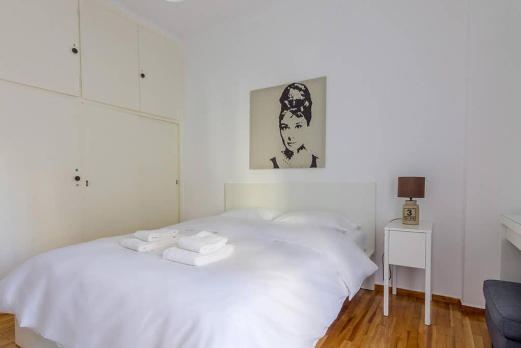 アテネBrand New Decorated Flat For 4 Ppl In Pagratiアパートメント エクステリア 写真
