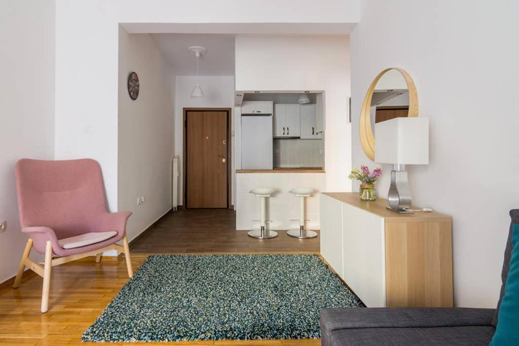 アテネBrand New Decorated Flat For 4 Ppl In Pagratiアパートメント エクステリア 写真