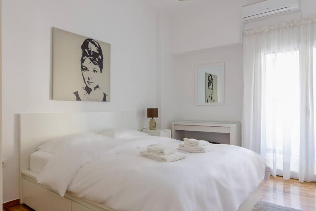 アテネBrand New Decorated Flat For 4 Ppl In Pagratiアパートメント エクステリア 写真